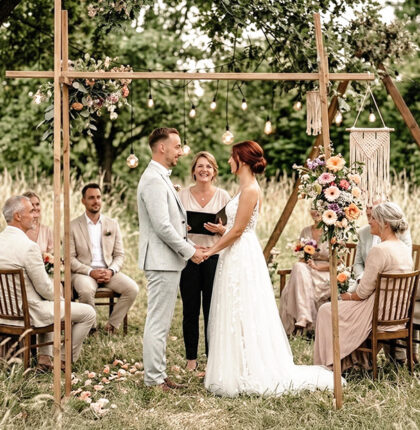 Gartenhochzeit planen: Deko, Ideen & Location
